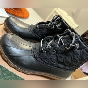Women’s black sperrys